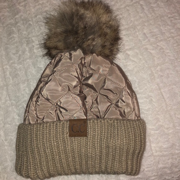 CC Boutique Accessories - CC Pom Pom beanie